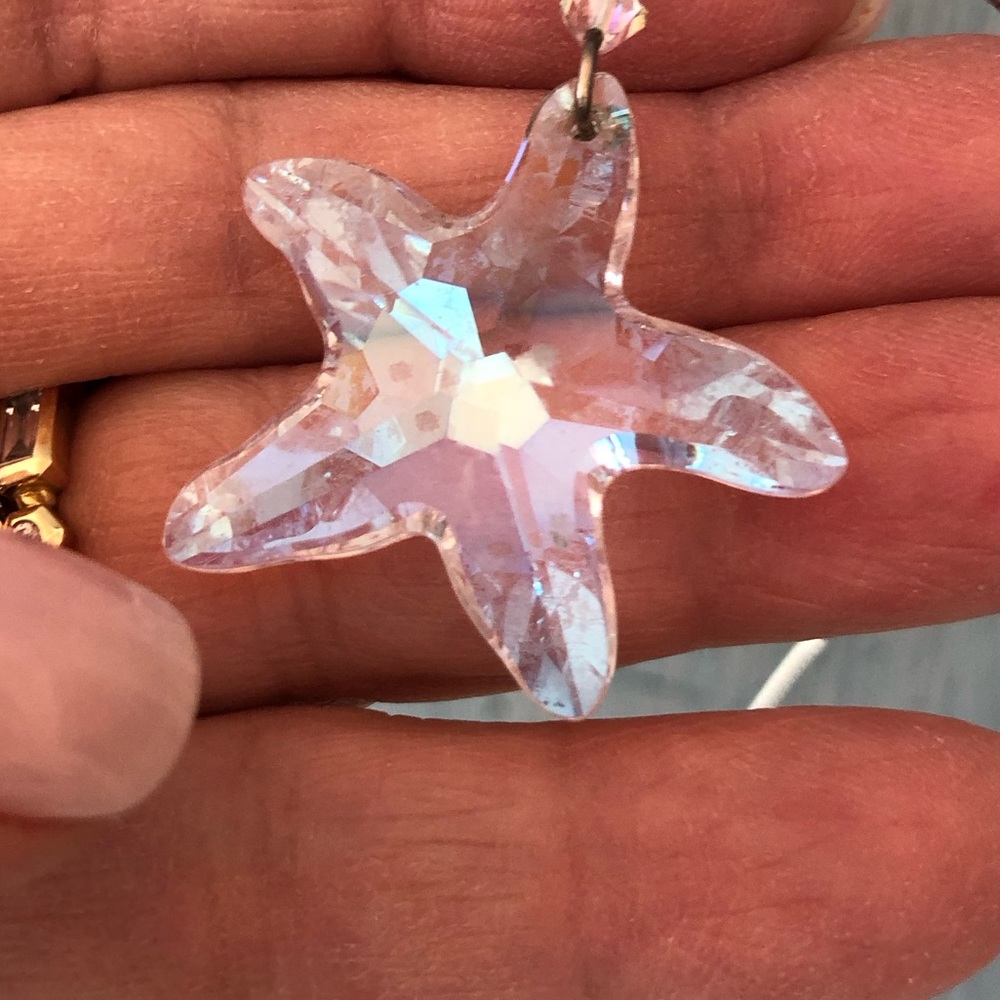 Pretty little crystal starfish charm with silver wire & hook and 2 crystal beads - Picture 6 of 10